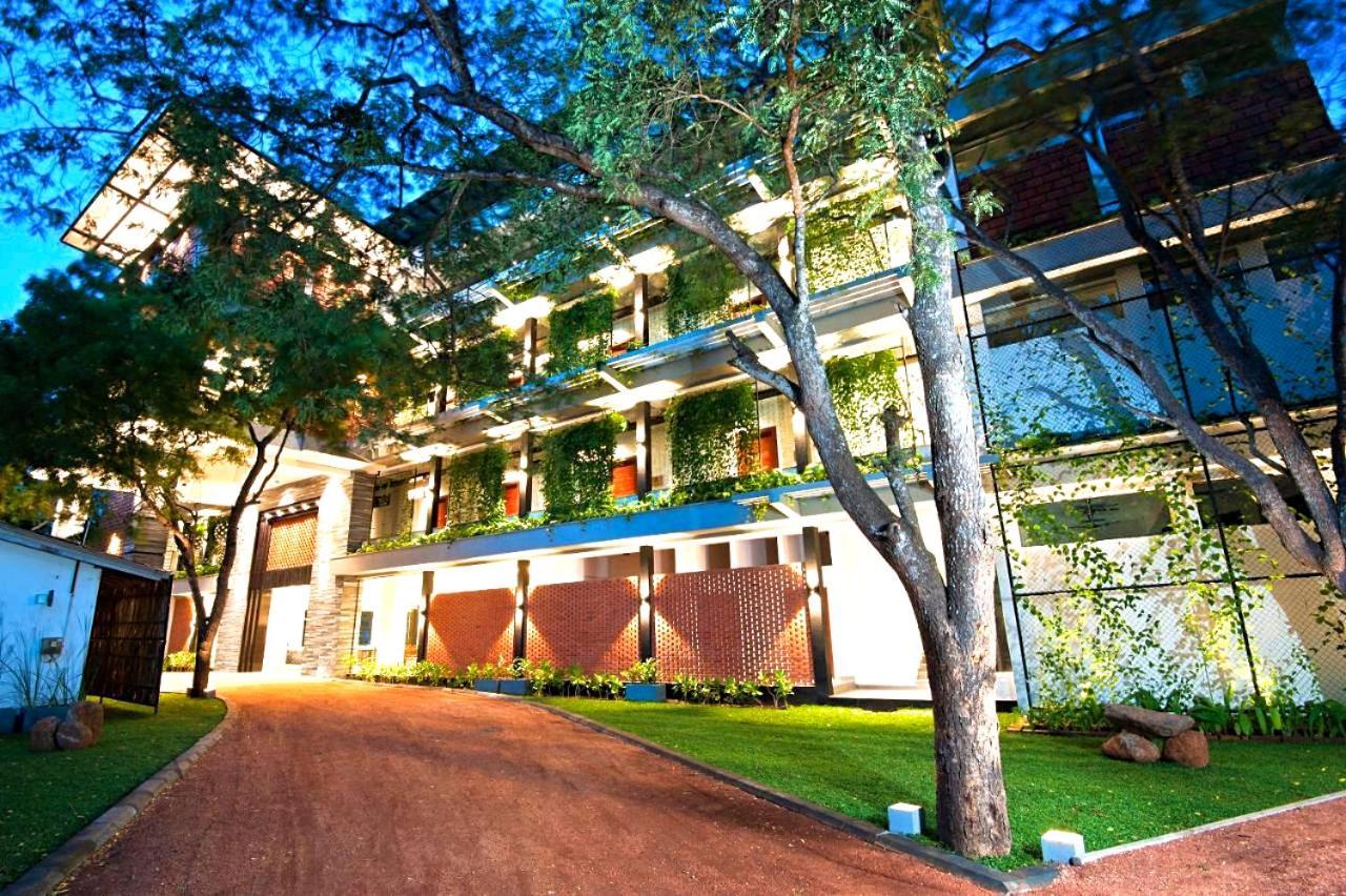 The Lake Forest Hotel Анурадхапура Экстерьер фото